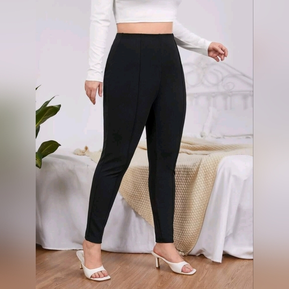 ⏰️3/$10 1X NWOT Shein black skinny pants - Picture 1 of 5